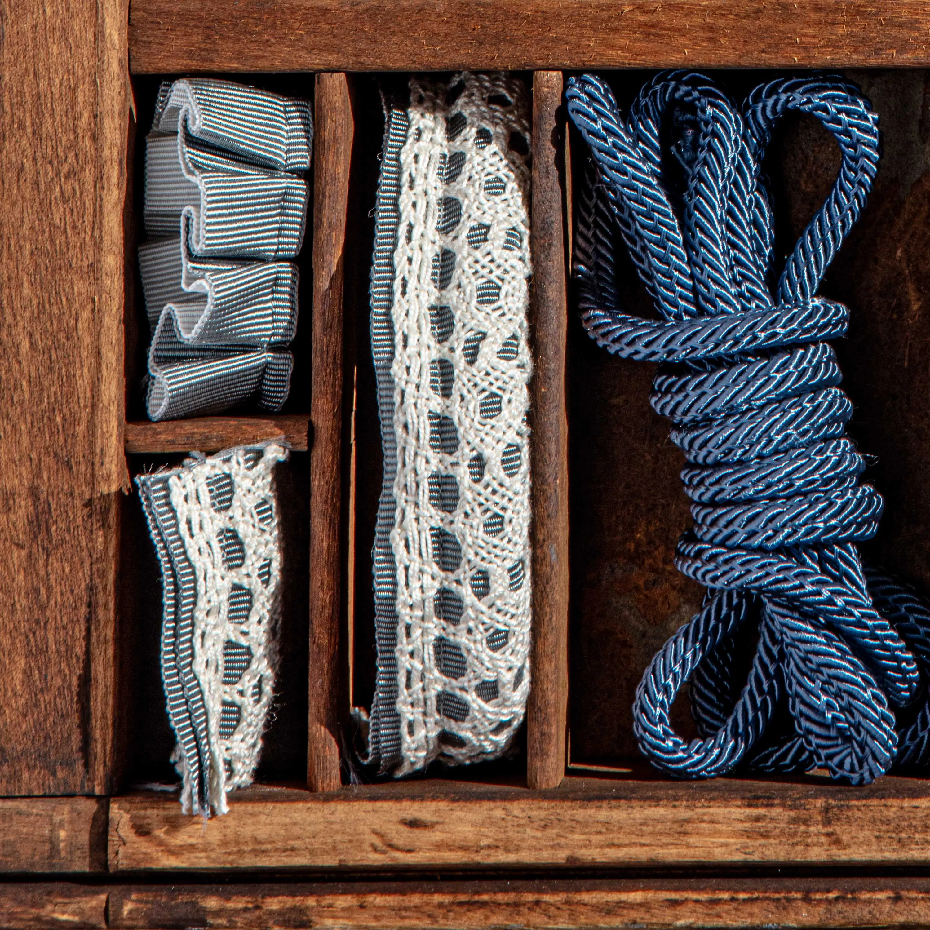 LACE CORD WITH TAPE 21.195 - 