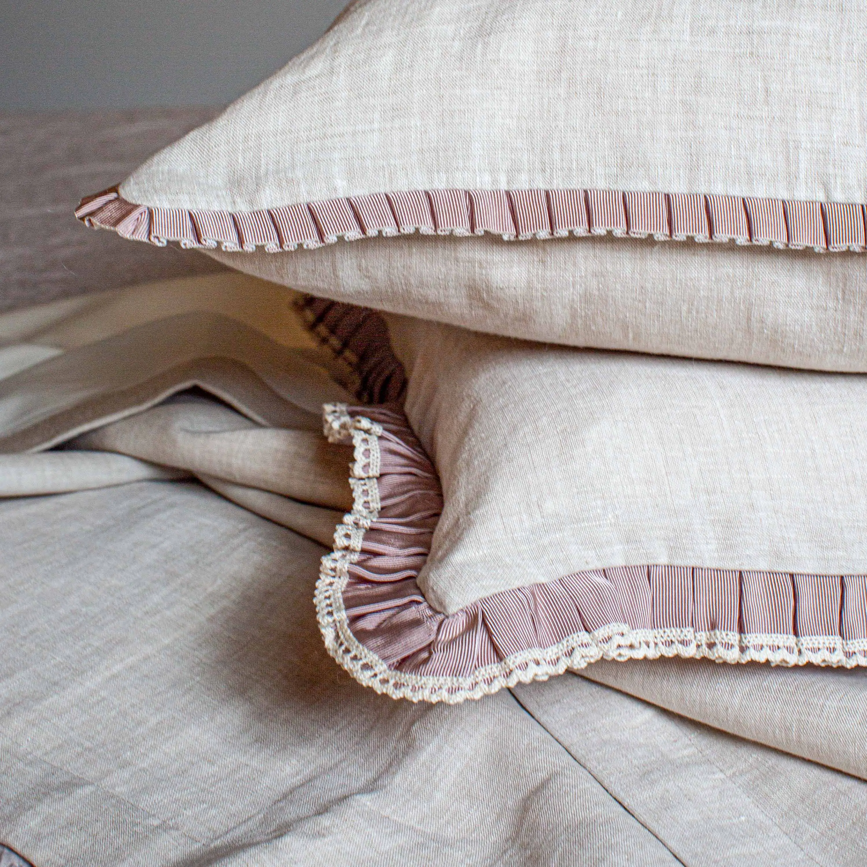 PLEATED BORDER 21.194 - 